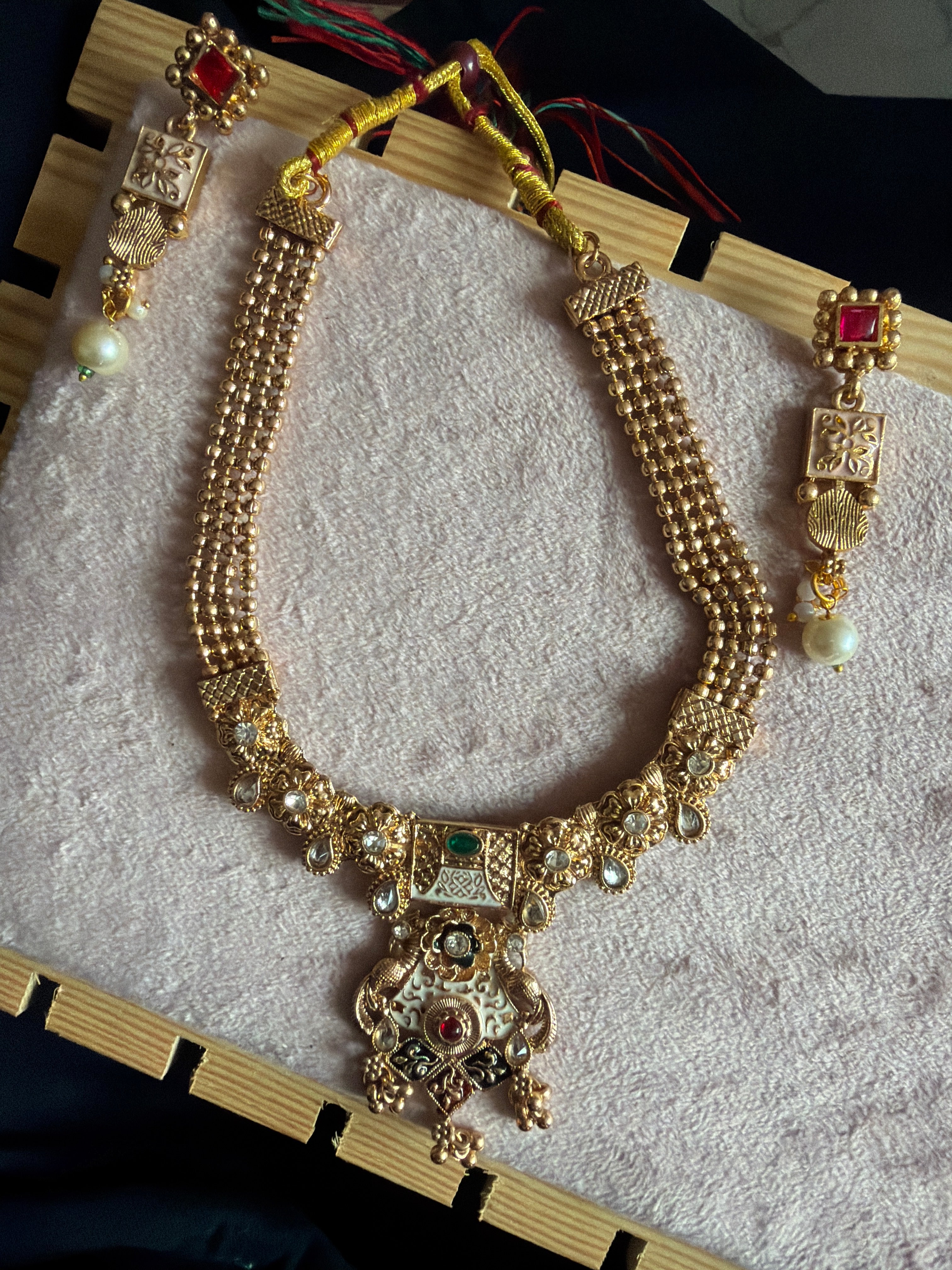 Traditional Gold-Tone Pearl Necklace Set